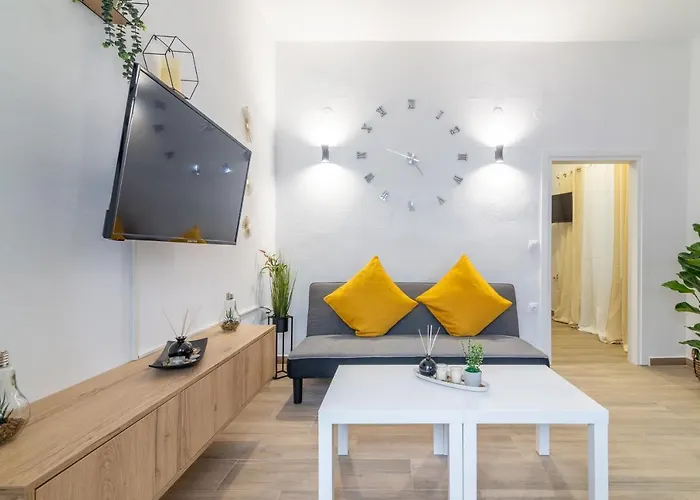 Elegant Apartment For Friends & Couples